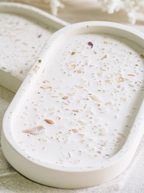 Pearled Shell Terrazzo Oval Belize Tray